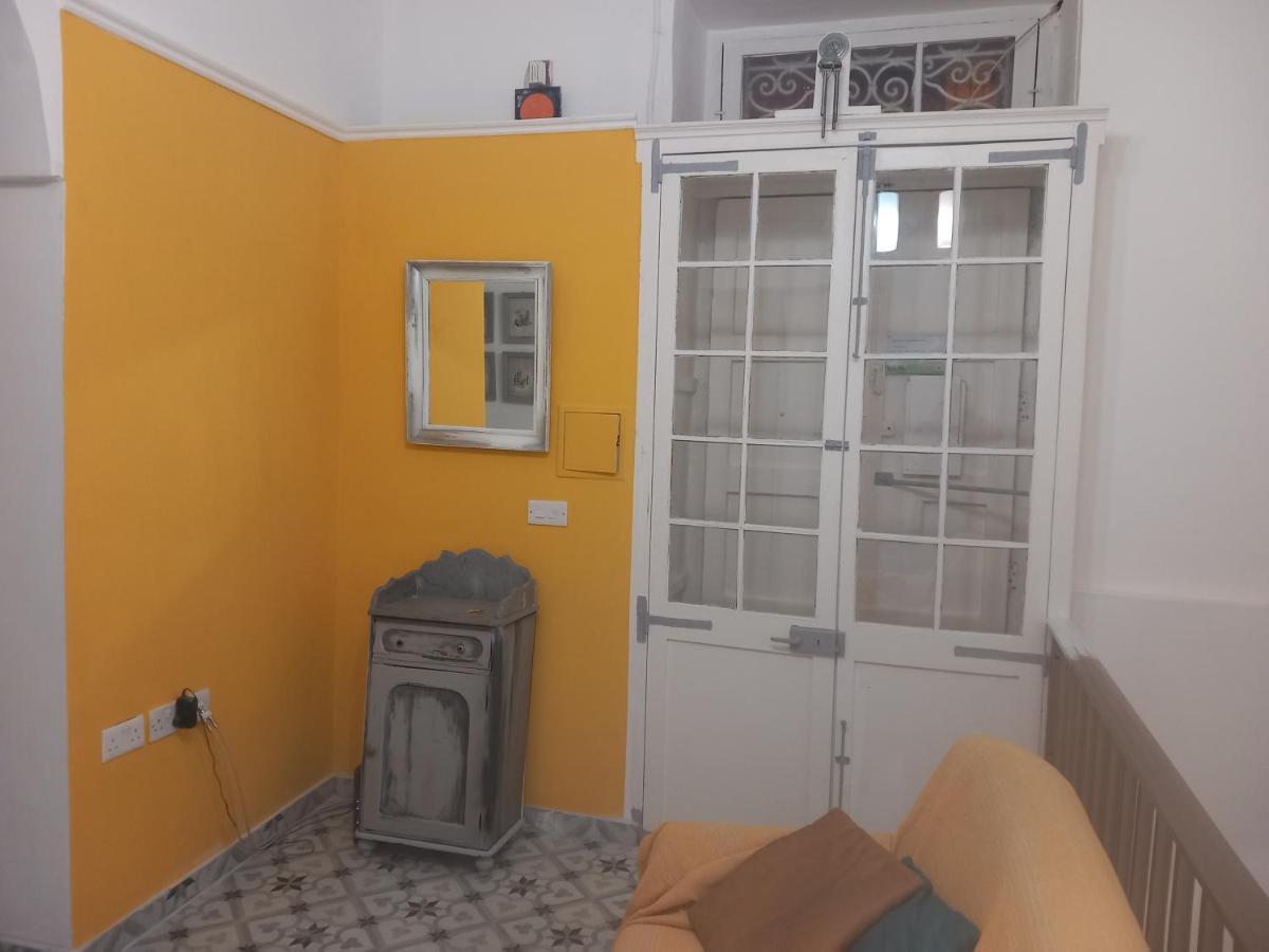 Вилла Door Nine -Townhouse With Harbour Views Флориана Экстерьер фото