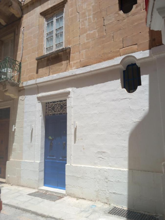 Вилла Door Nine -Townhouse With Harbour Views Флориана Экстерьер фото